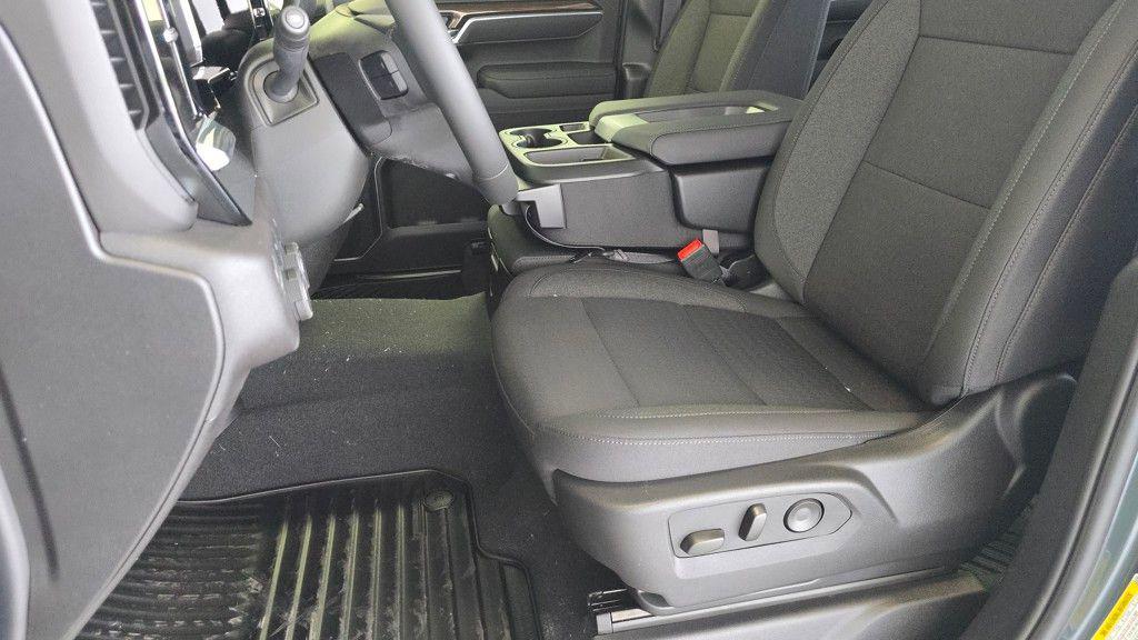 new 2025 Chevrolet Silverado 1500 car, priced at $50,951