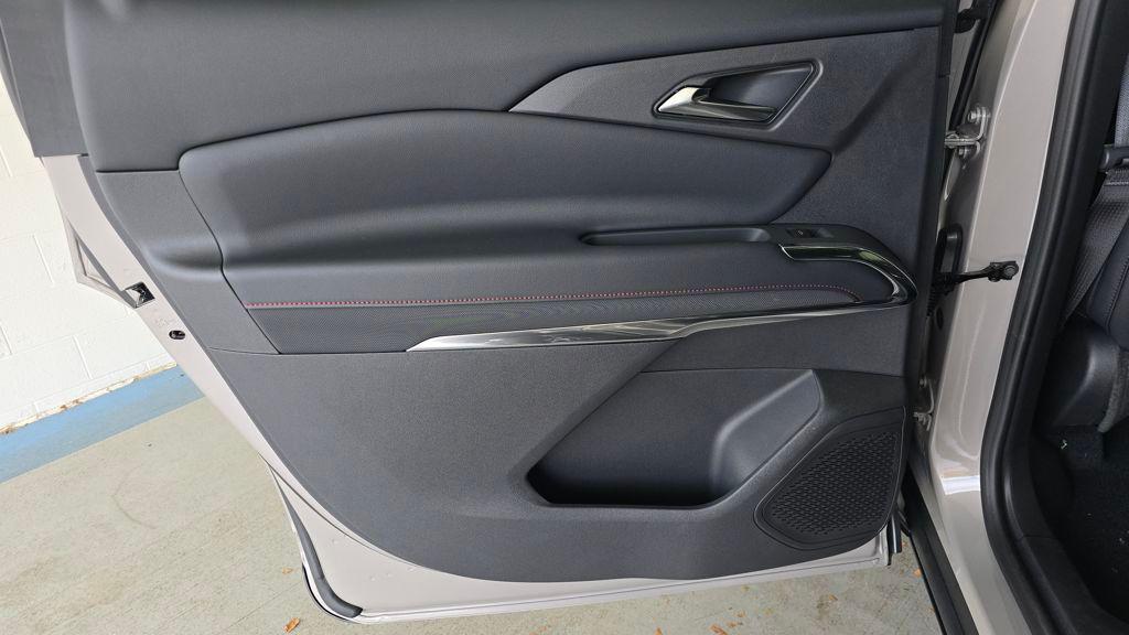 new 2026 Chevrolet Traverse car, priced at $55,314