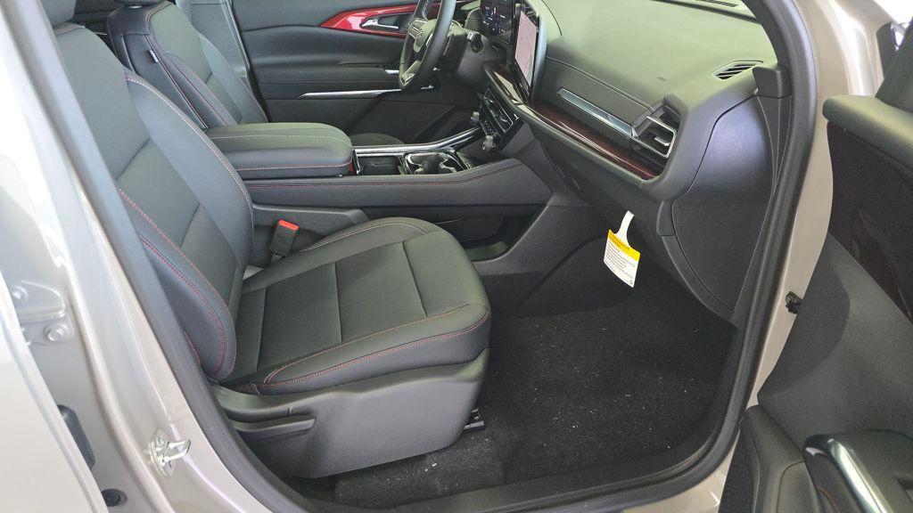 new 2026 Chevrolet Traverse car, priced at $55,314