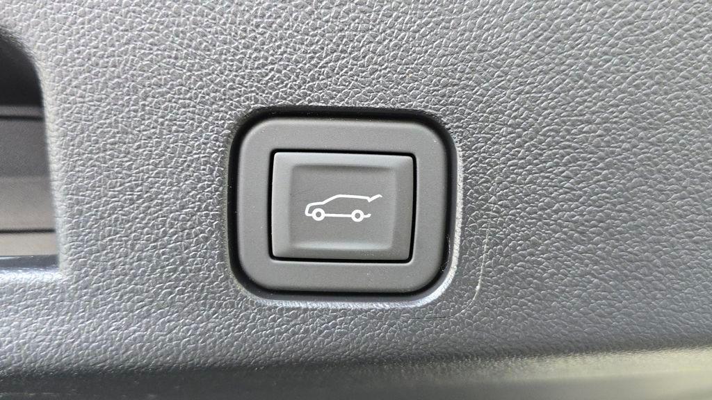 new 2026 Chevrolet Traverse car, priced at $55,314