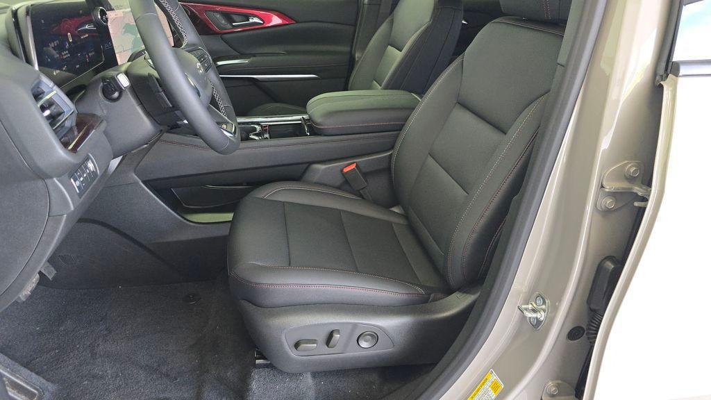 new 2026 Chevrolet Traverse car, priced at $55,314