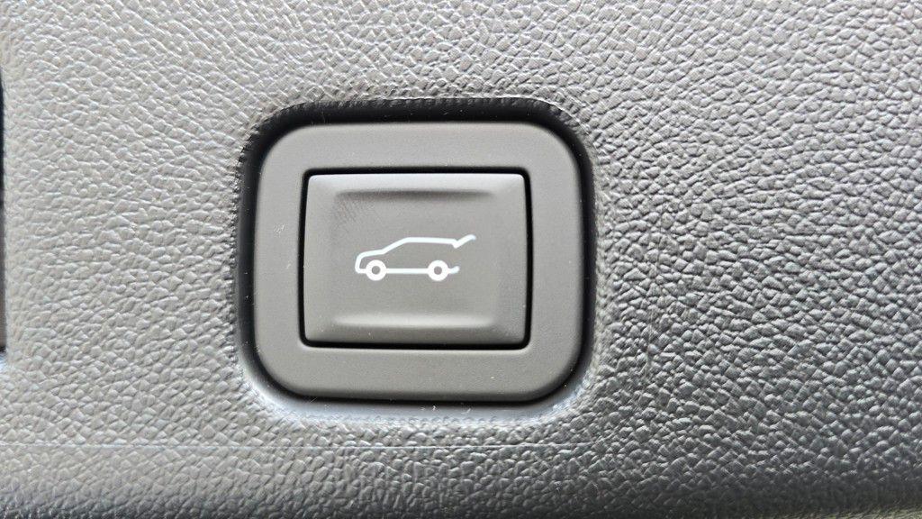 new 2025 Chevrolet Traverse car, priced at $41,565