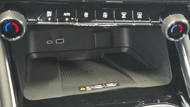 new 2025 Chevrolet Traverse car, priced at $41,920