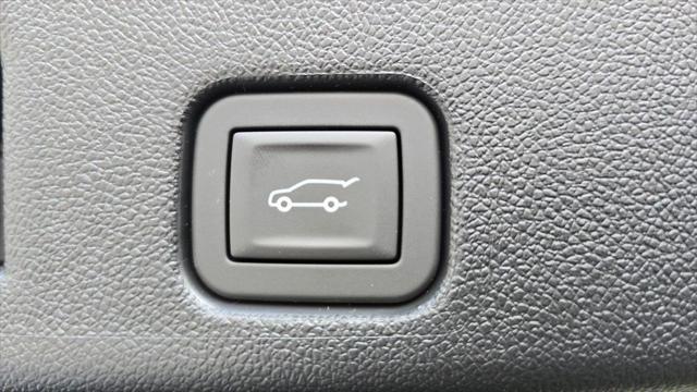 new 2025 Chevrolet Traverse car, priced at $41,920