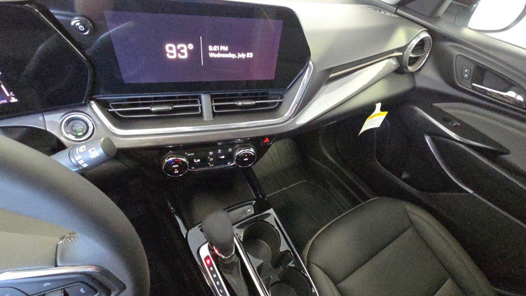 new 2025 Chevrolet Trax car, priced at $26,955