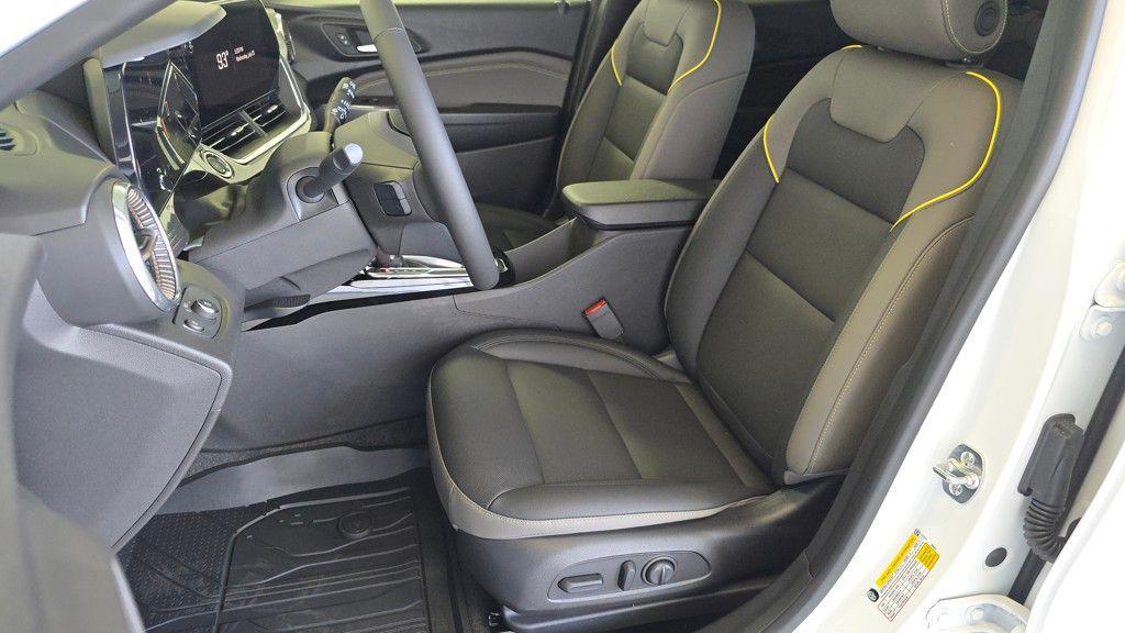 new 2025 Chevrolet Trax car, priced at $26,955