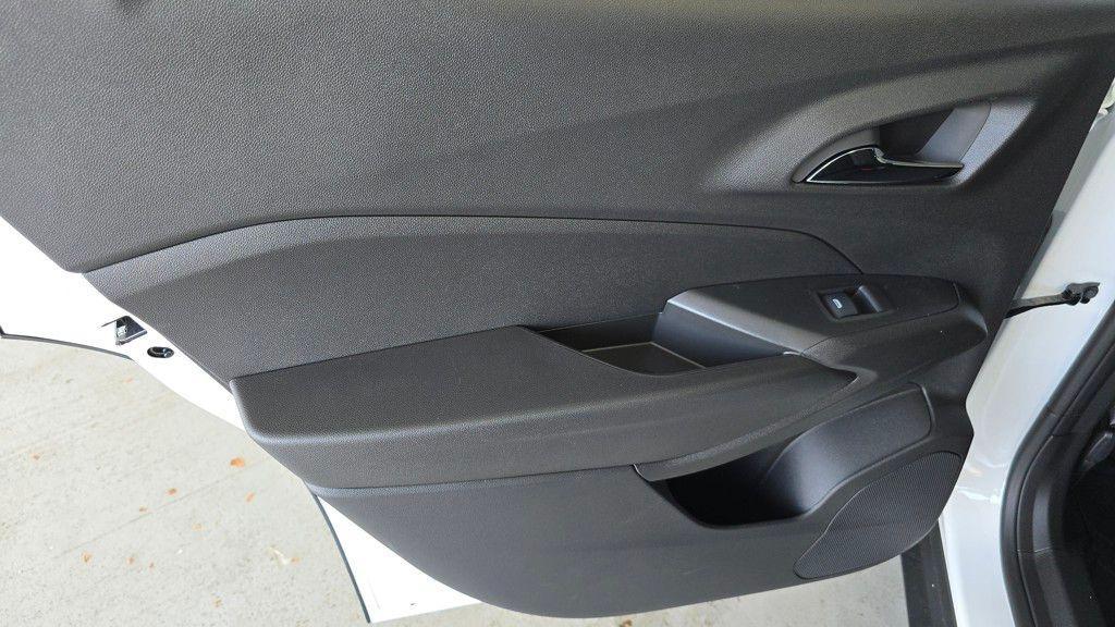 new 2025 Chevrolet Trax car, priced at $26,955
