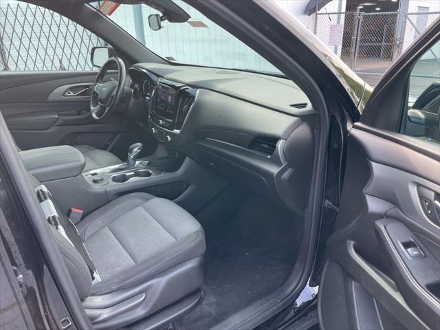 used 2023 Chevrolet Traverse car, priced at $29,995
