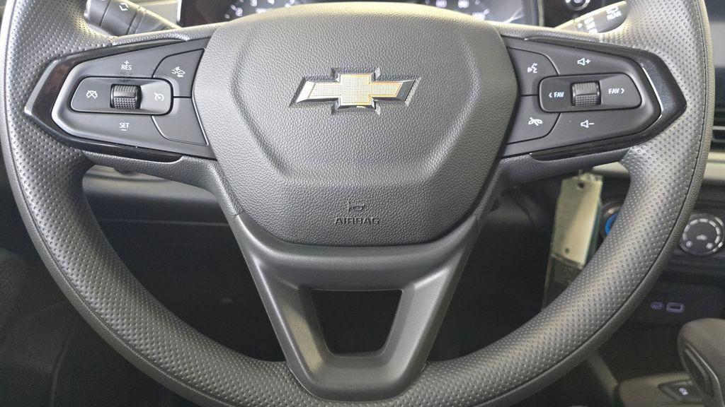 new 2025 Chevrolet Trax car, priced at $22,988