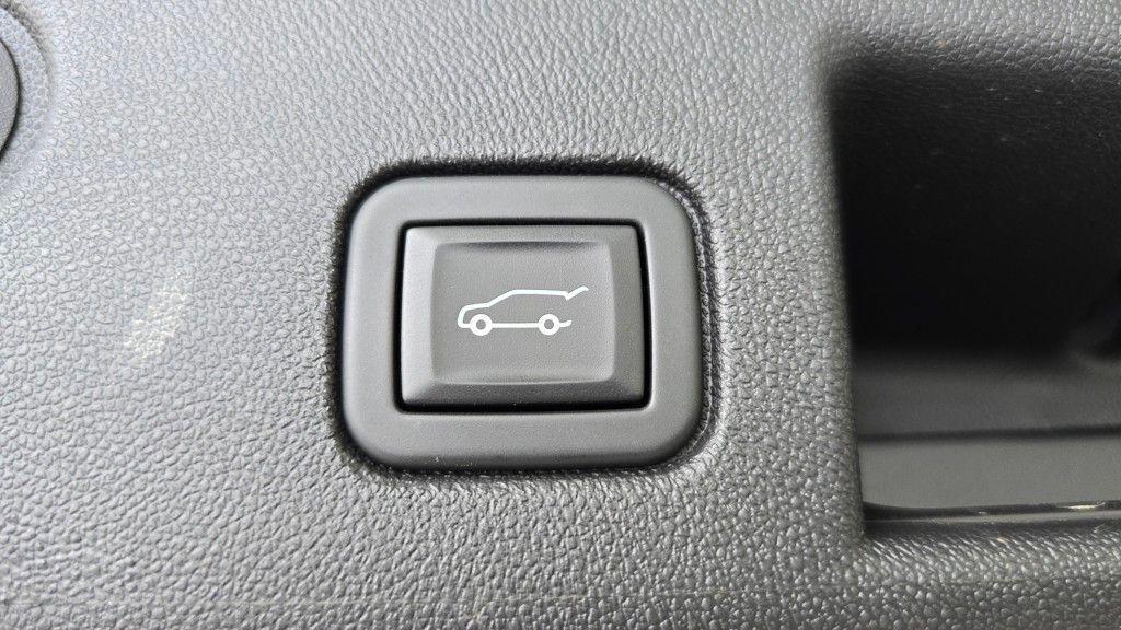 used 2024 Chevrolet Equinox car, priced at $22,745