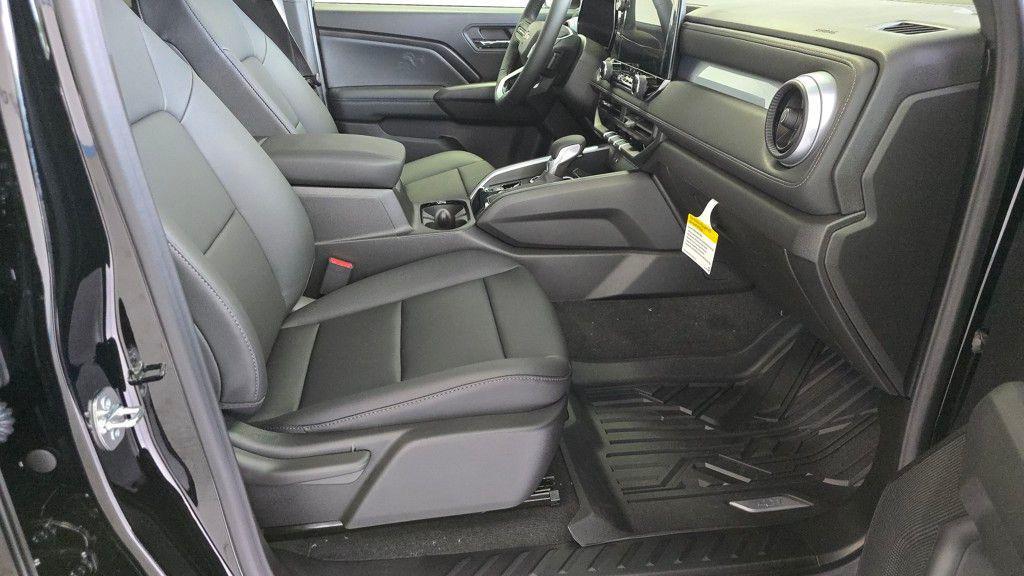 new 2025 Chevrolet Colorado car, priced at $39,562
