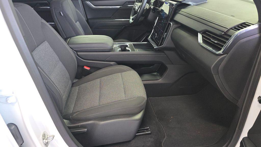 used 2025 GMC Acadia car, priced at $35,992