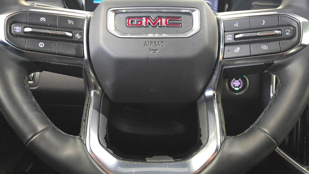 used 2025 GMC Acadia car, priced at $35,992