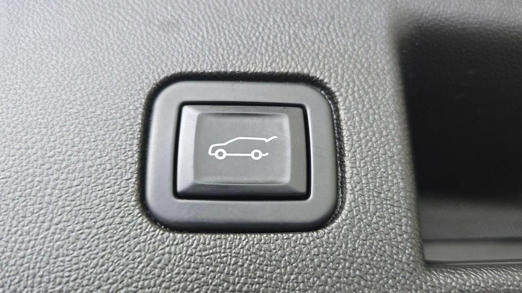 used 2022 Chevrolet Equinox car, priced at $19,995