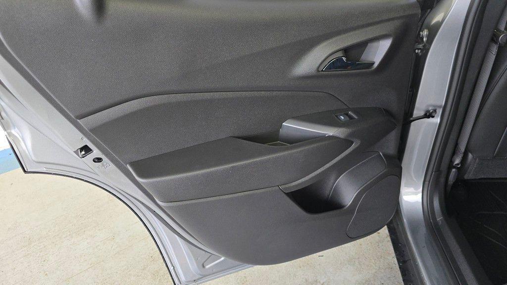 new 2025 Chevrolet Trax car, priced at $26,301