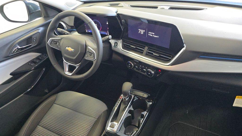 new 2025 Chevrolet Trax car, priced at $26,000