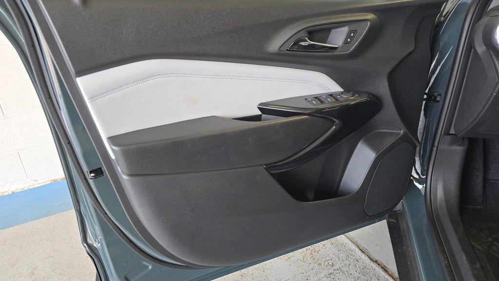 new 2025 Chevrolet Trax car, priced at $26,000
