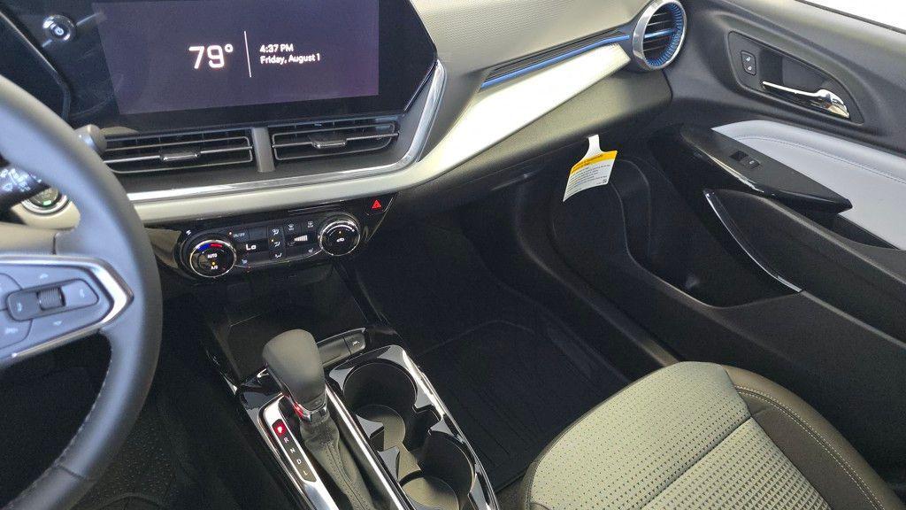 new 2025 Chevrolet Trax car, priced at $26,000