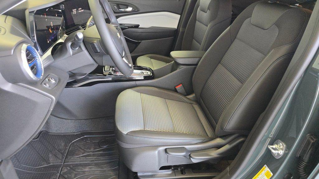 new 2025 Chevrolet Trax car, priced at $26,000