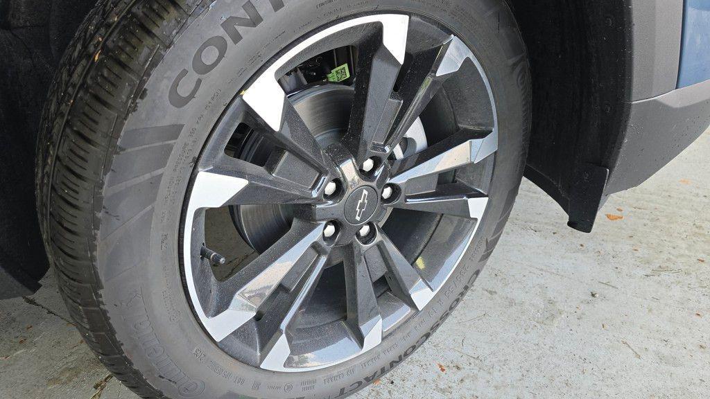 new 2026 Chevrolet Equinox car, priced at $33,967