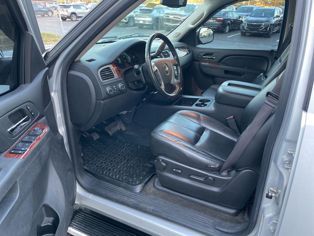 used 2013 Chevrolet Avalanche car, priced at $16,525