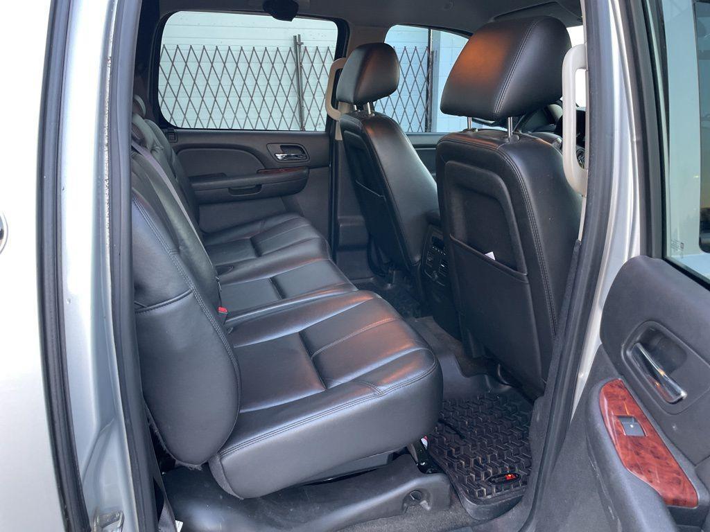 used 2013 Chevrolet Avalanche car, priced at $16,525