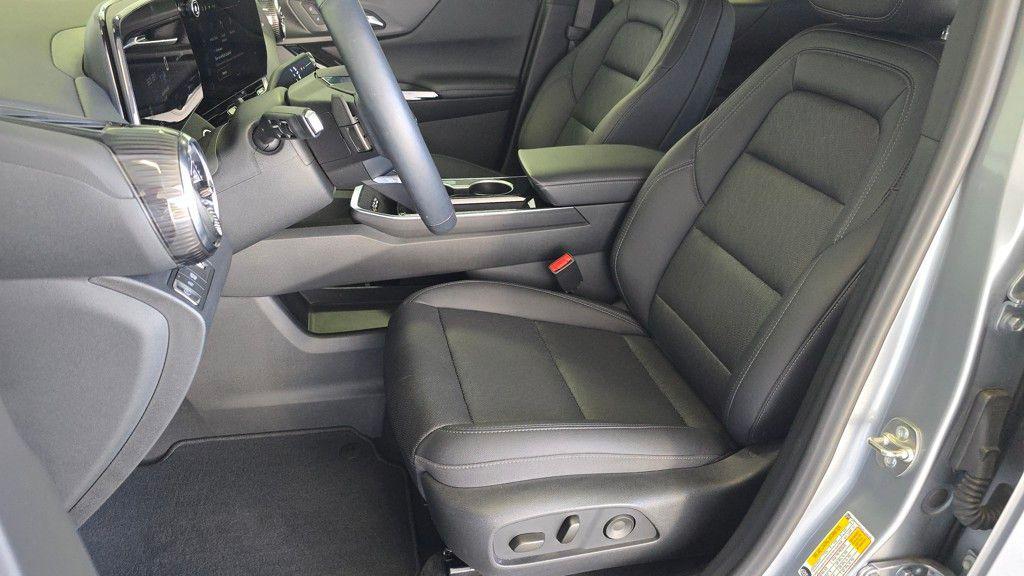 used 2025 Chevrolet Equinox car, priced at $28,375