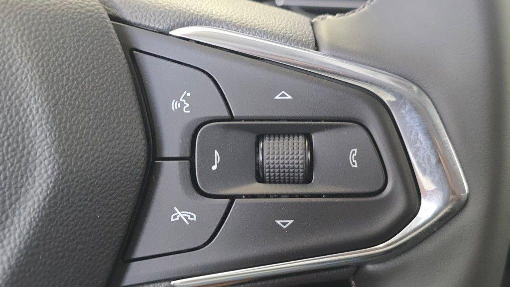 new 2025 Chevrolet Trax car, priced at $25,491