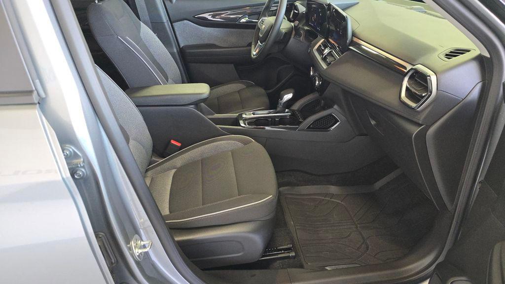 used 2025 Chevrolet TrailBlazer car, priced at $22,525