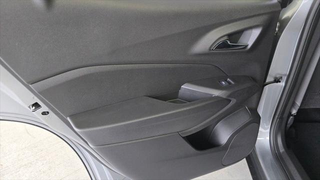 new 2025 Chevrolet Trax car, priced at $24,370