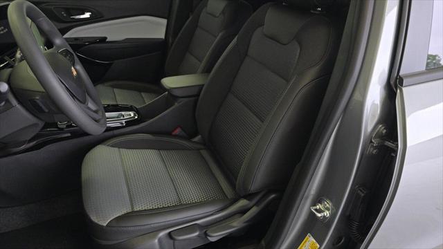 new 2025 Chevrolet Trax car, priced at $24,370