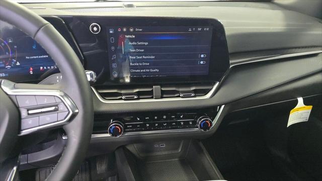 used 2025 Chevrolet Equinox car, priced at $30,989