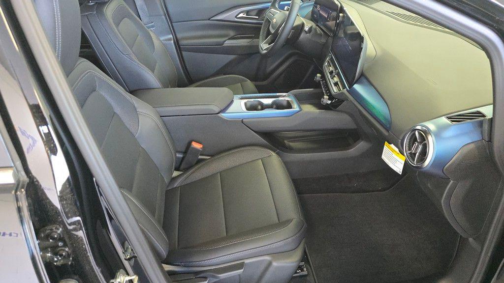 new 2025 Chevrolet Equinox EV car, priced at $36,923