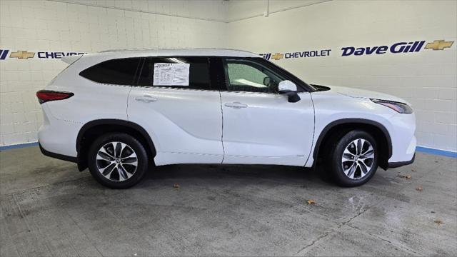 used 2022 Toyota Highlander Hybrid car, priced at $40,525