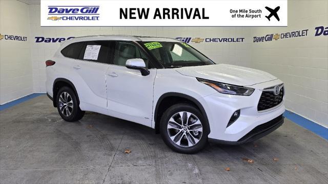 used 2022 Toyota Highlander Hybrid car, priced at $40,525