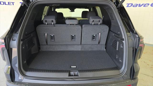 new 2025 Chevrolet Traverse car, priced at $43,835