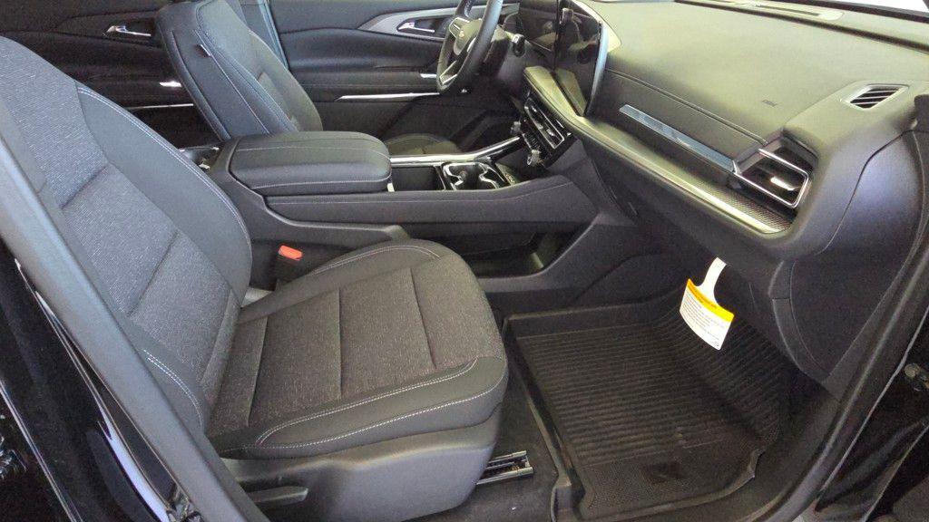 new 2025 Chevrolet Traverse car, priced at $42,082