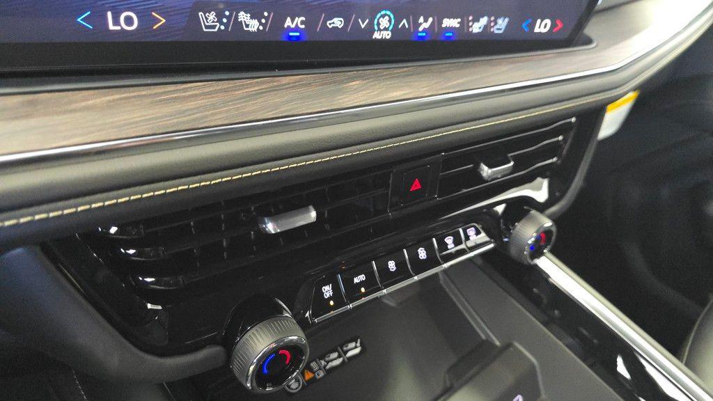 new 2025 Chevrolet Suburban car, priced at $78,998