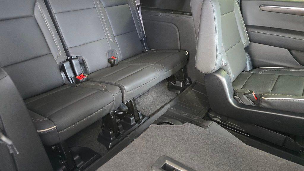 new 2025 Chevrolet Suburban car, priced at $79,749