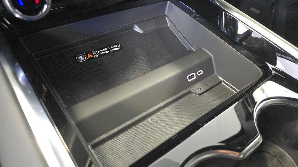 new 2025 Chevrolet Suburban car, priced at $78,998