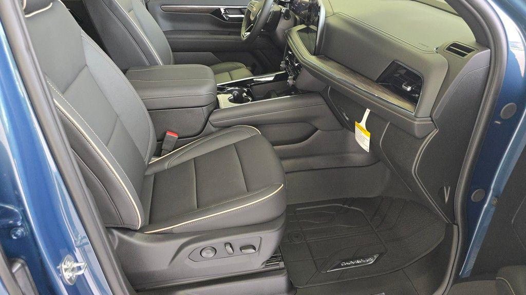 new 2025 Chevrolet Suburban car, priced at $79,749