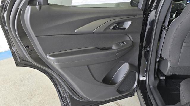 new 2025 Chevrolet TrailBlazer car, priced at $27,526