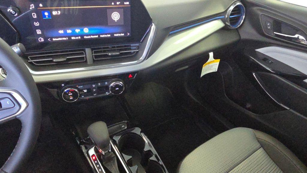 new 2025 Chevrolet Trax car, priced at $24,449