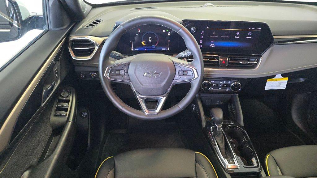 used 2025 Chevrolet TrailBlazer car, priced at $29,995