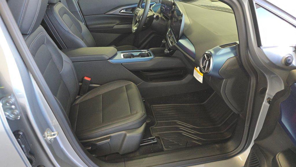 new 2025 Chevrolet Equinox EV car, priced at $43,285