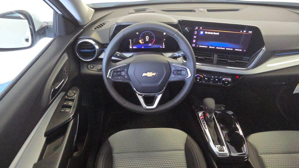 new 2025 Chevrolet Trax car, priced at $26,000