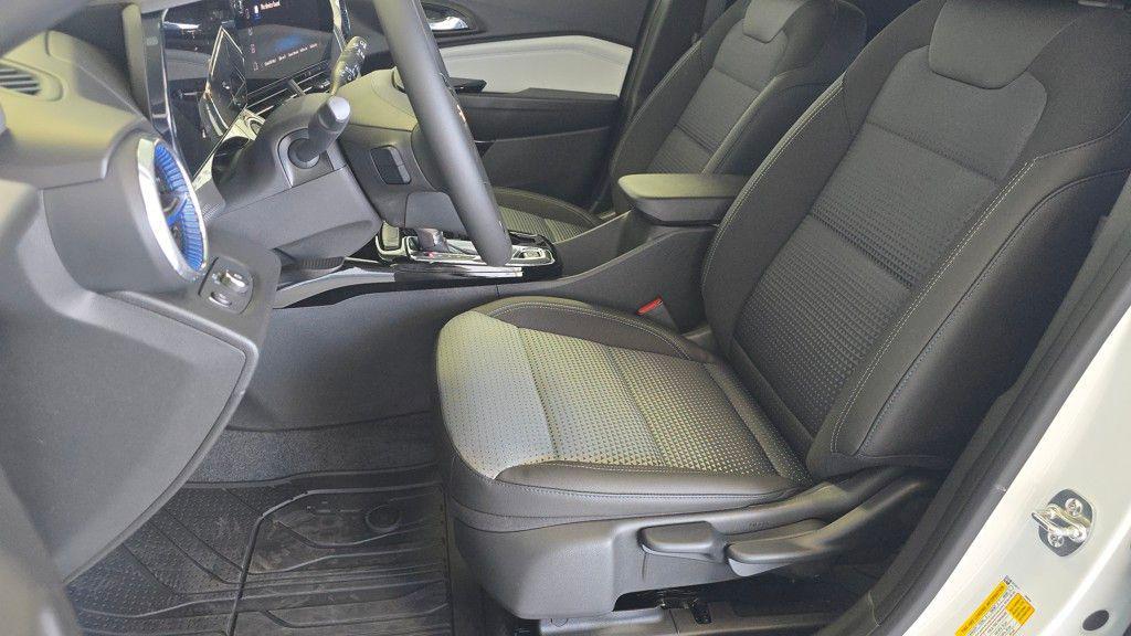 new 2025 Chevrolet Trax car, priced at $26,000