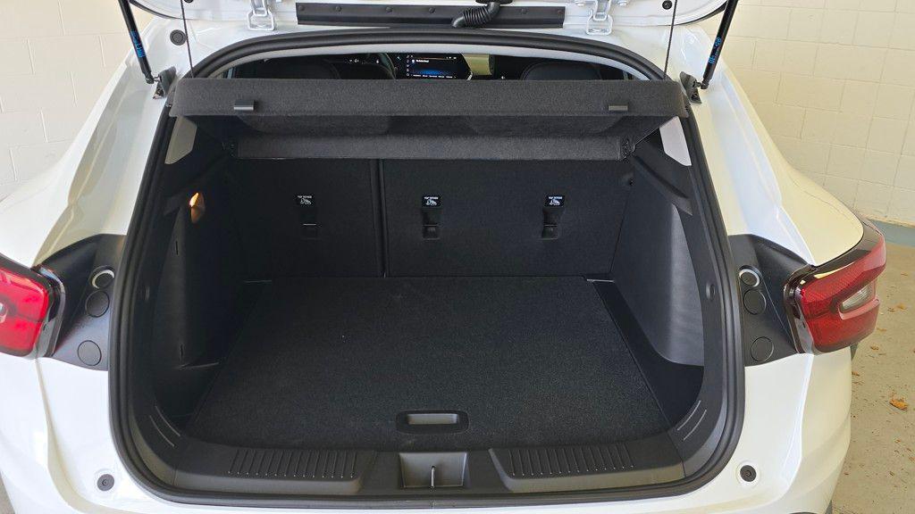 new 2025 Chevrolet Trax car, priced at $26,000