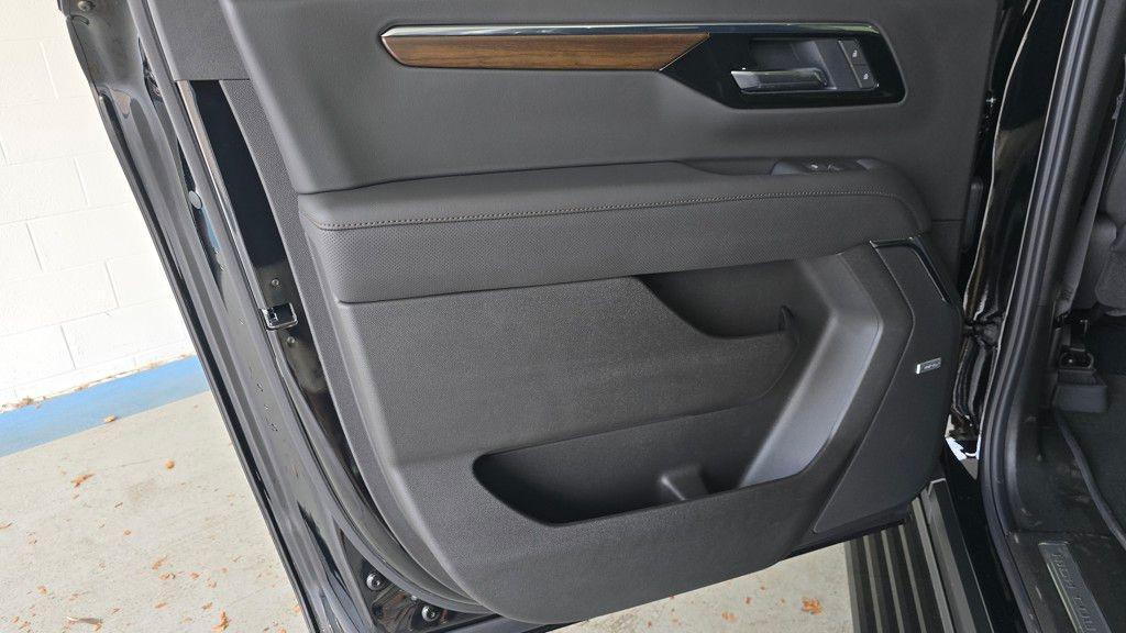 new 2025 Chevrolet Suburban car, priced at $97,260