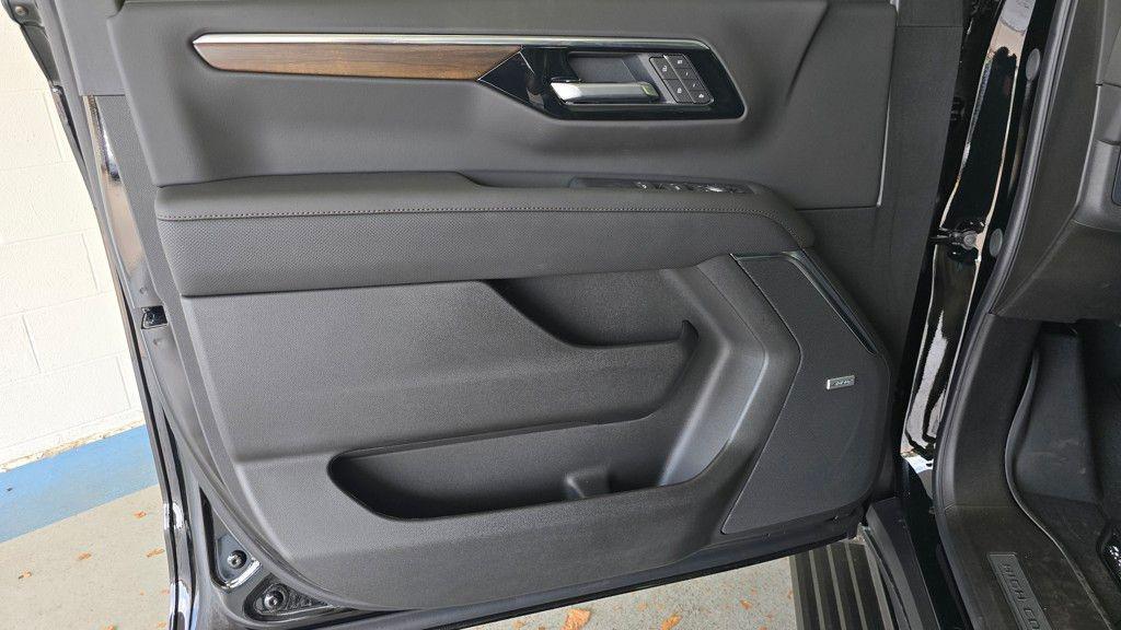 new 2025 Chevrolet Suburban car, priced at $97,260